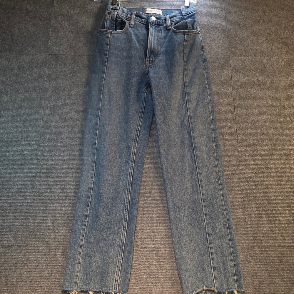 Abercrombie & Fitch 90s Straight Jeans Womens 26 2S Blue Good Raw Hem Seam Front